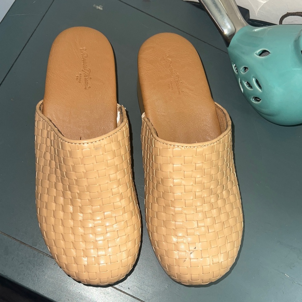 Universal Thread Beige Woven Clogs 6.5 - image 3